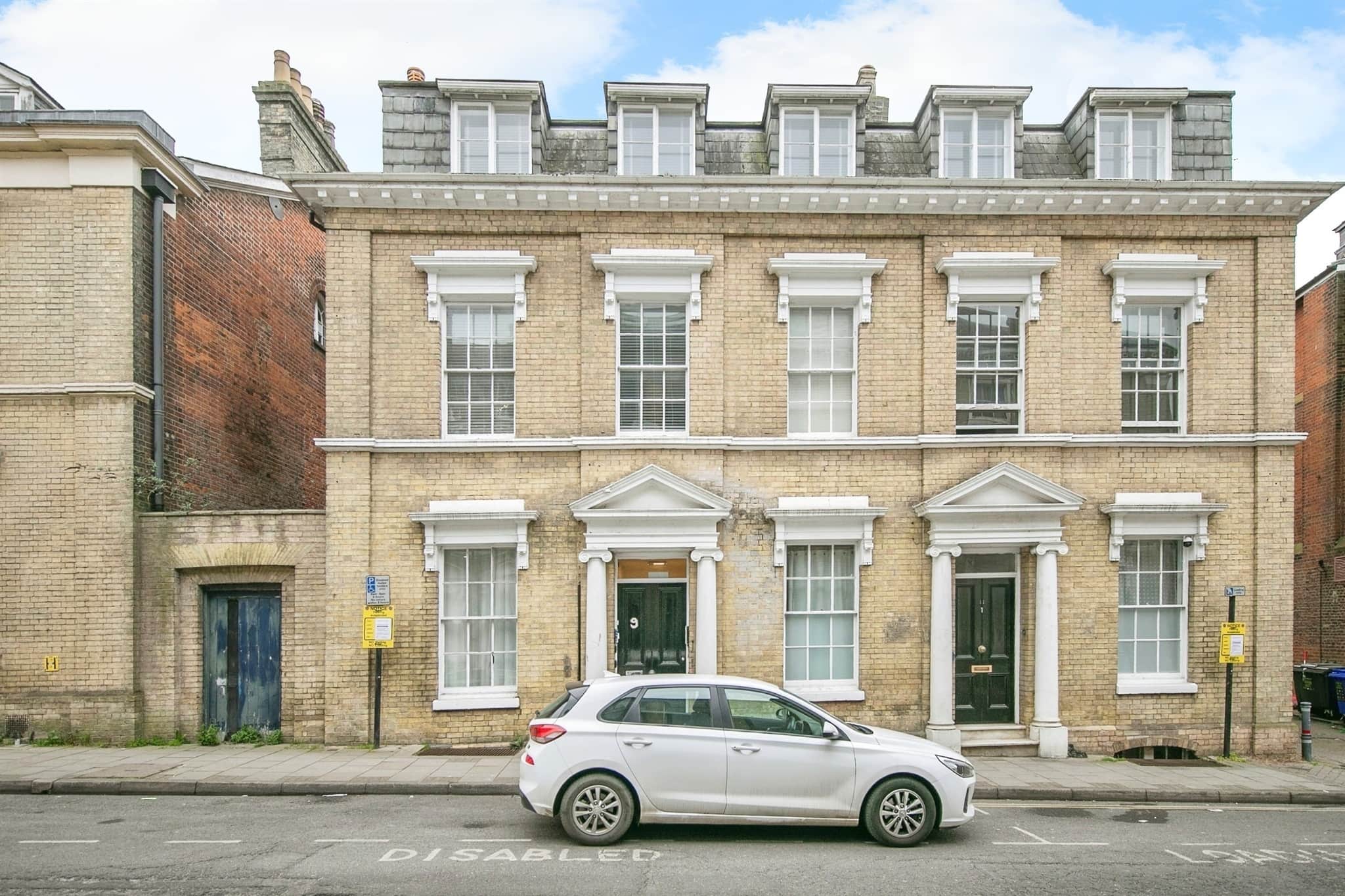 Property photo 0