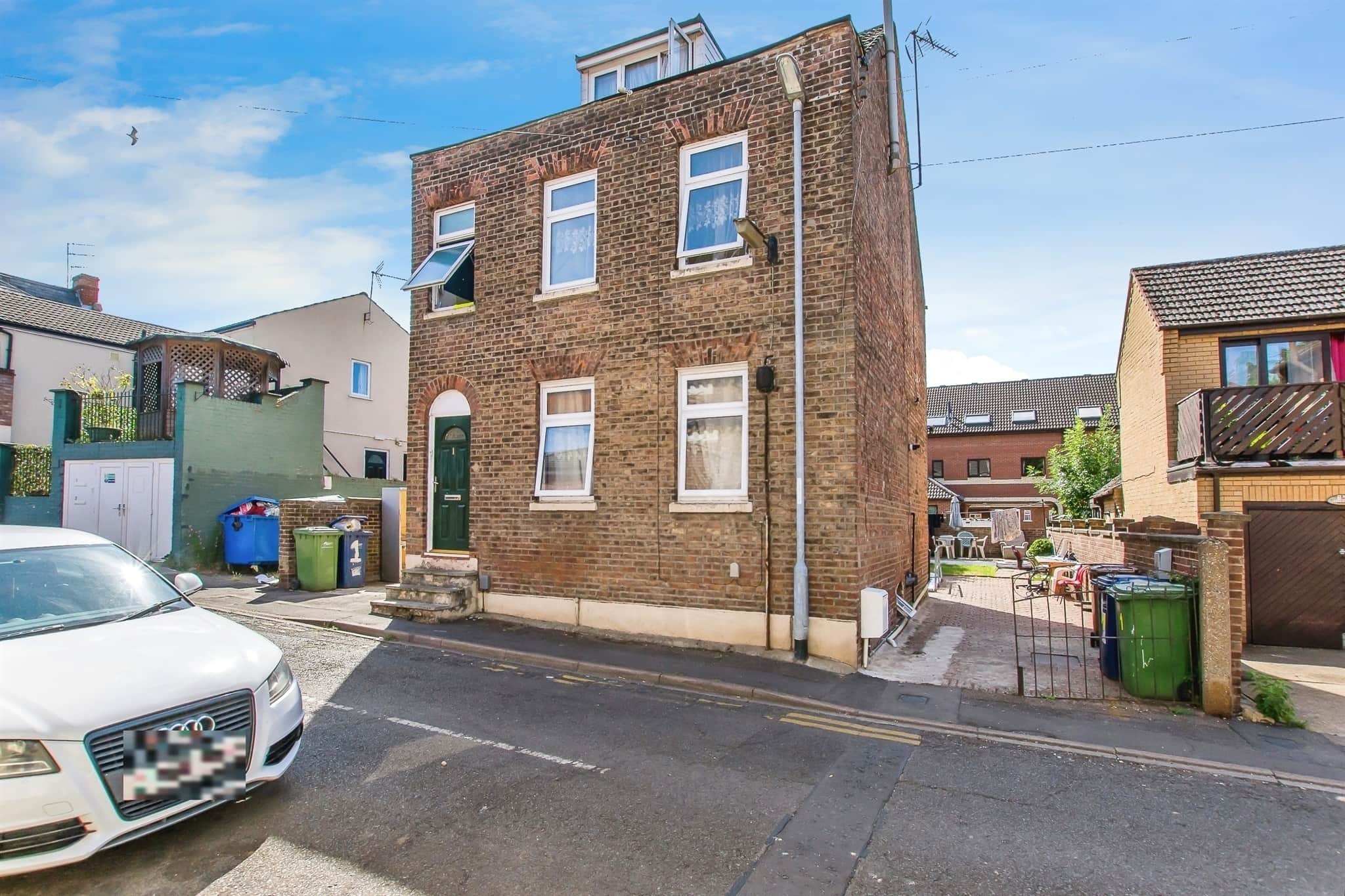 Property photo 0