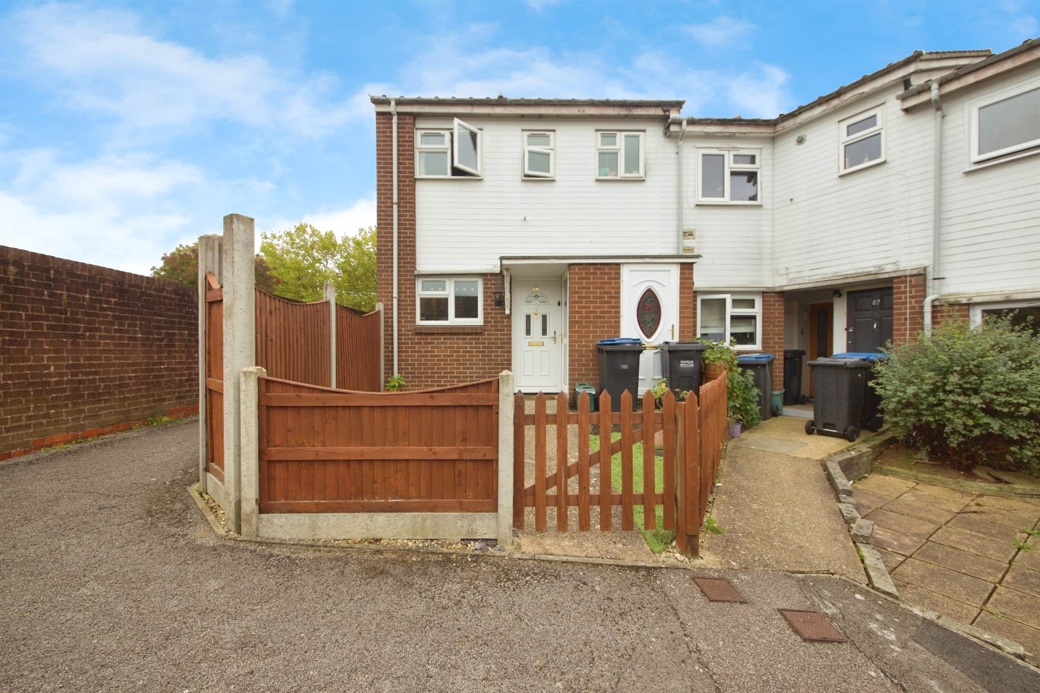 Property photo 0