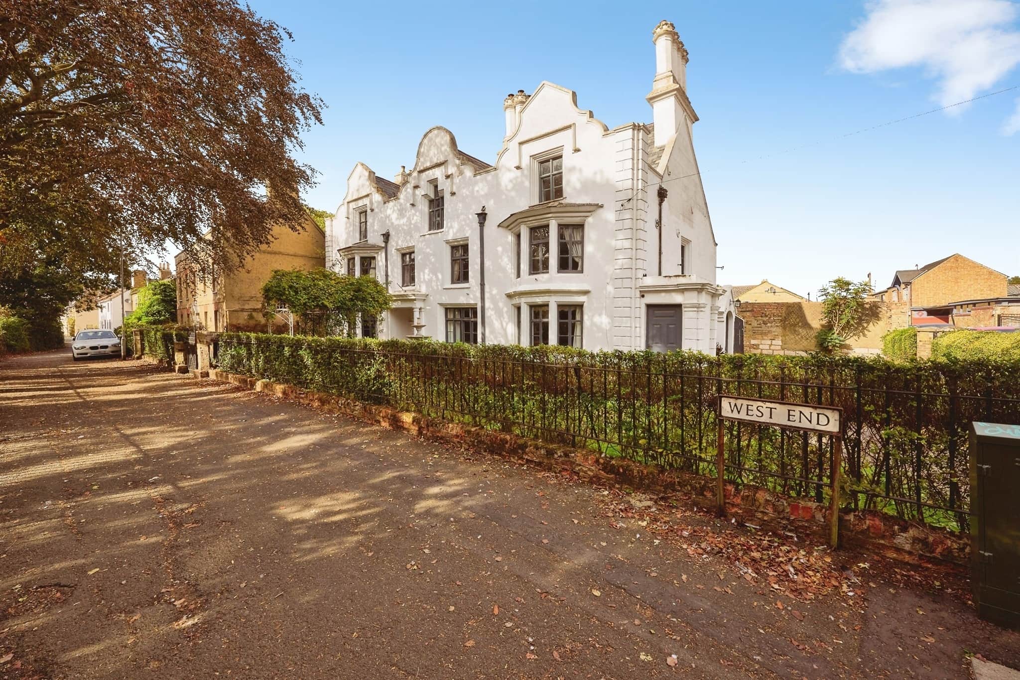 Property photo 0
